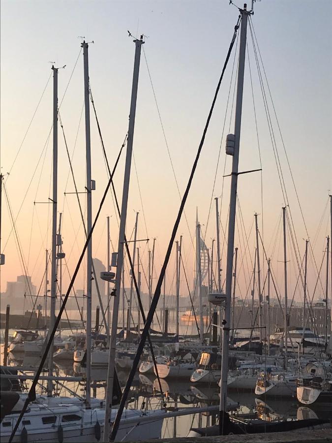 Stunning Marina Apartment Gosport Portsmouth Ngoại thất bức ảnh