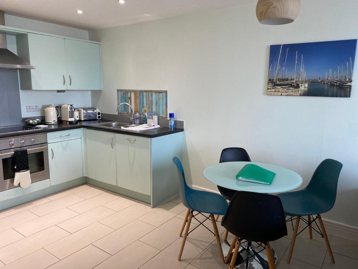 Stunning Marina Apartment Gosport Portsmouth Ngoại thất bức ảnh