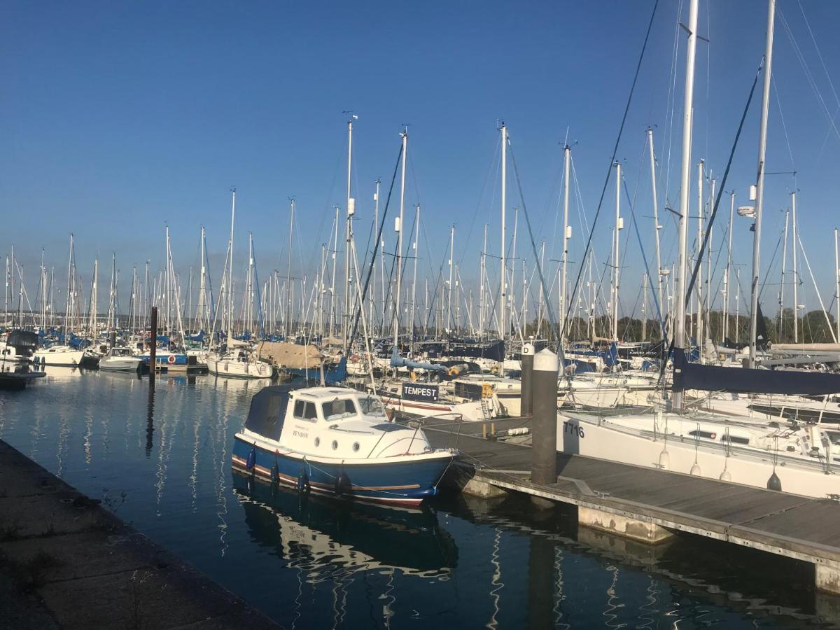 Stunning Marina Apartment Gosport Portsmouth Ngoại thất bức ảnh